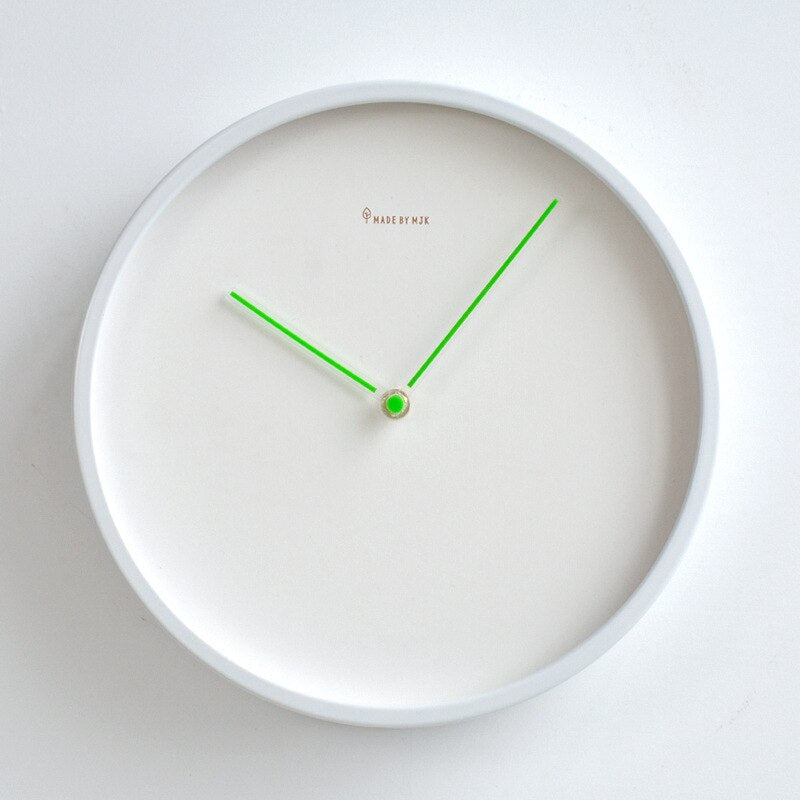 sleek-minimalist-silent-wall-c-4-xydh39